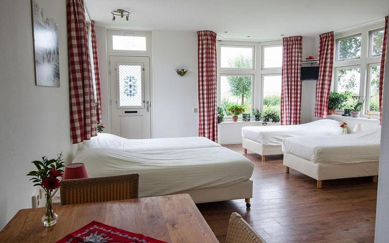 Farm Overleekerhoeve Монникендам Экстерьер фото