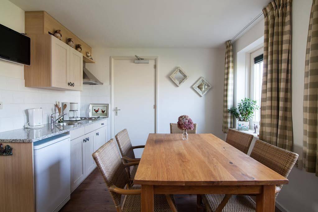Farm Overleekerhoeve Монникендам Экстерьер фото